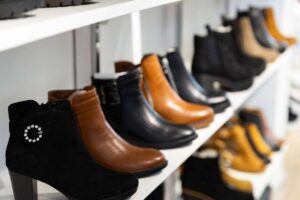 Read more about the article Jakie buty damskie będą modne na sezon wiosna/lato 2025?